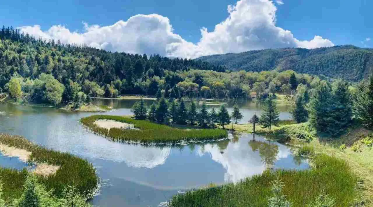 Taman Nasional Pudacuo China, Surga Alam Pegunungan yang Menenangkan